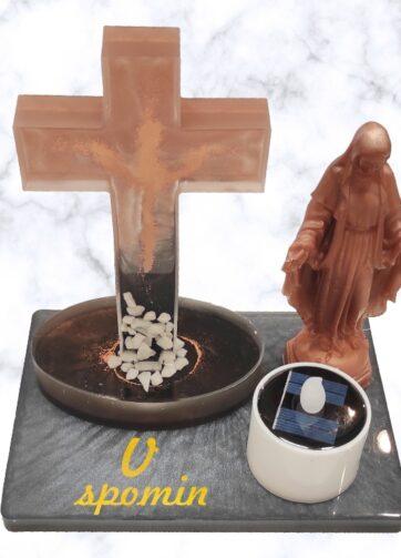 Nagrobna dekoracija s križem in Marijo – ročno izdelan spomin s solarno svečko