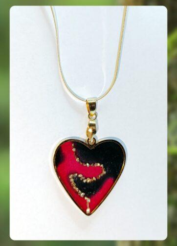 Ognjeno srce z zlatimi kamenčki: Verižica iz nerjavečega jekla