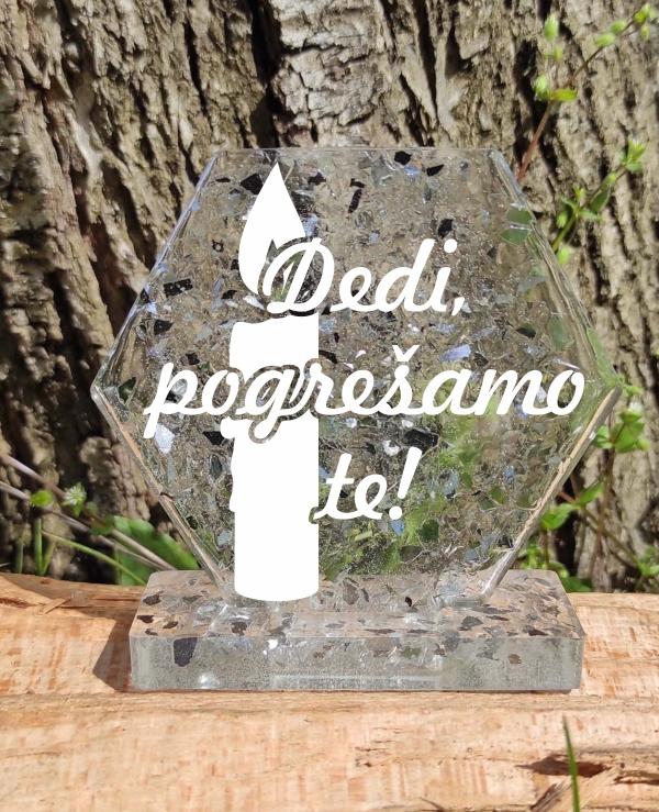 Kristalni spomin Nagrobna dekoracija iz epoksi smole s posvetilom po želji